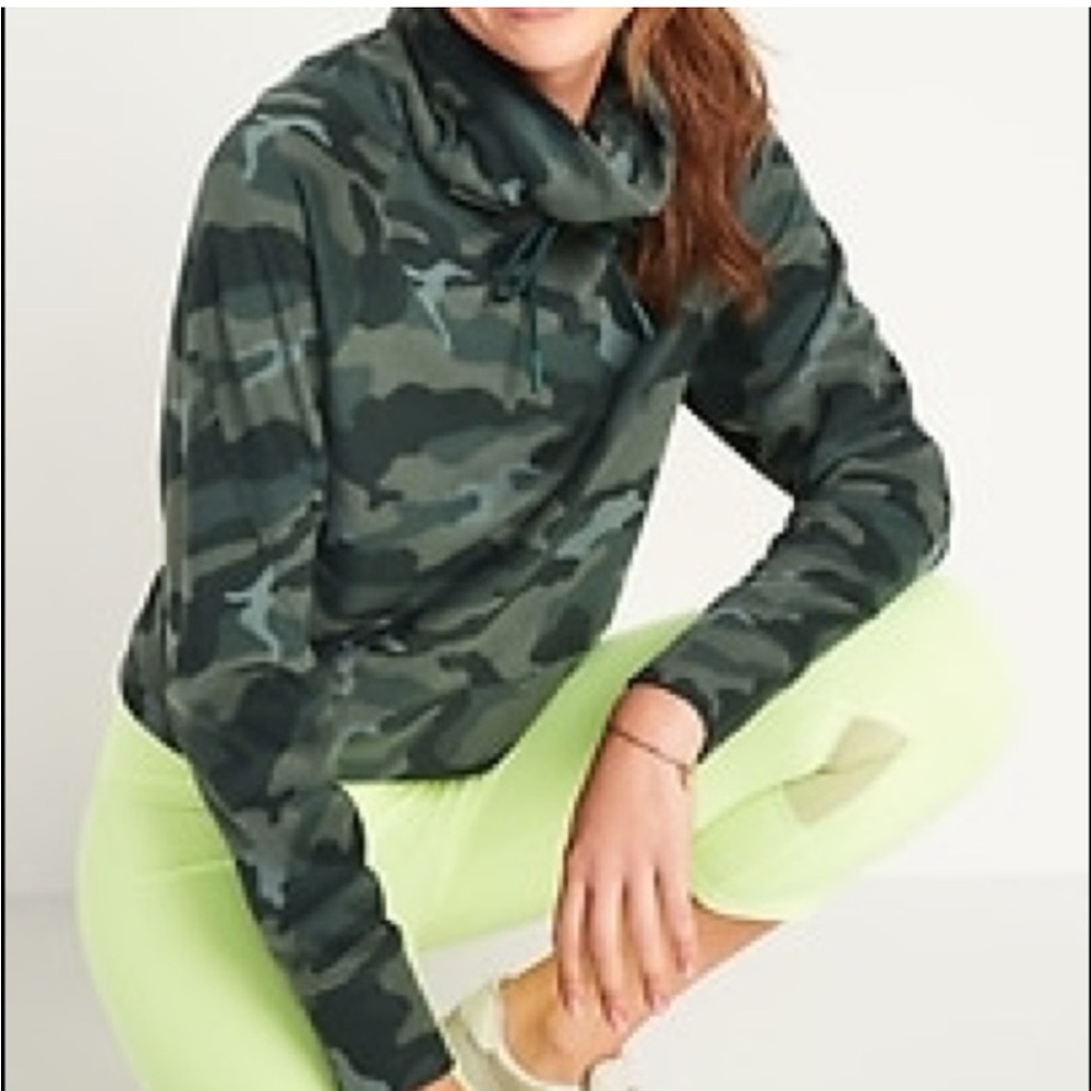 Old Navy Camo Funnel Neck Fleece Pullover Sweater